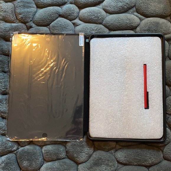 ipad/tablet case & screen protector - Picture 2 of 3